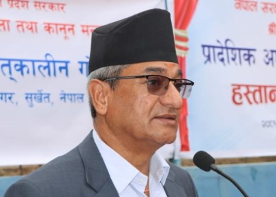  पूर्वराजालाई राजतन्त्रको भ्रमबाट मुक्त रहन गृहमन्त्री लेखकको चेतावनी 